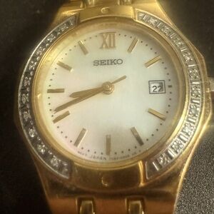Seiko Ladies 20 Diamond Watch from the sophisticated Seiko Collection